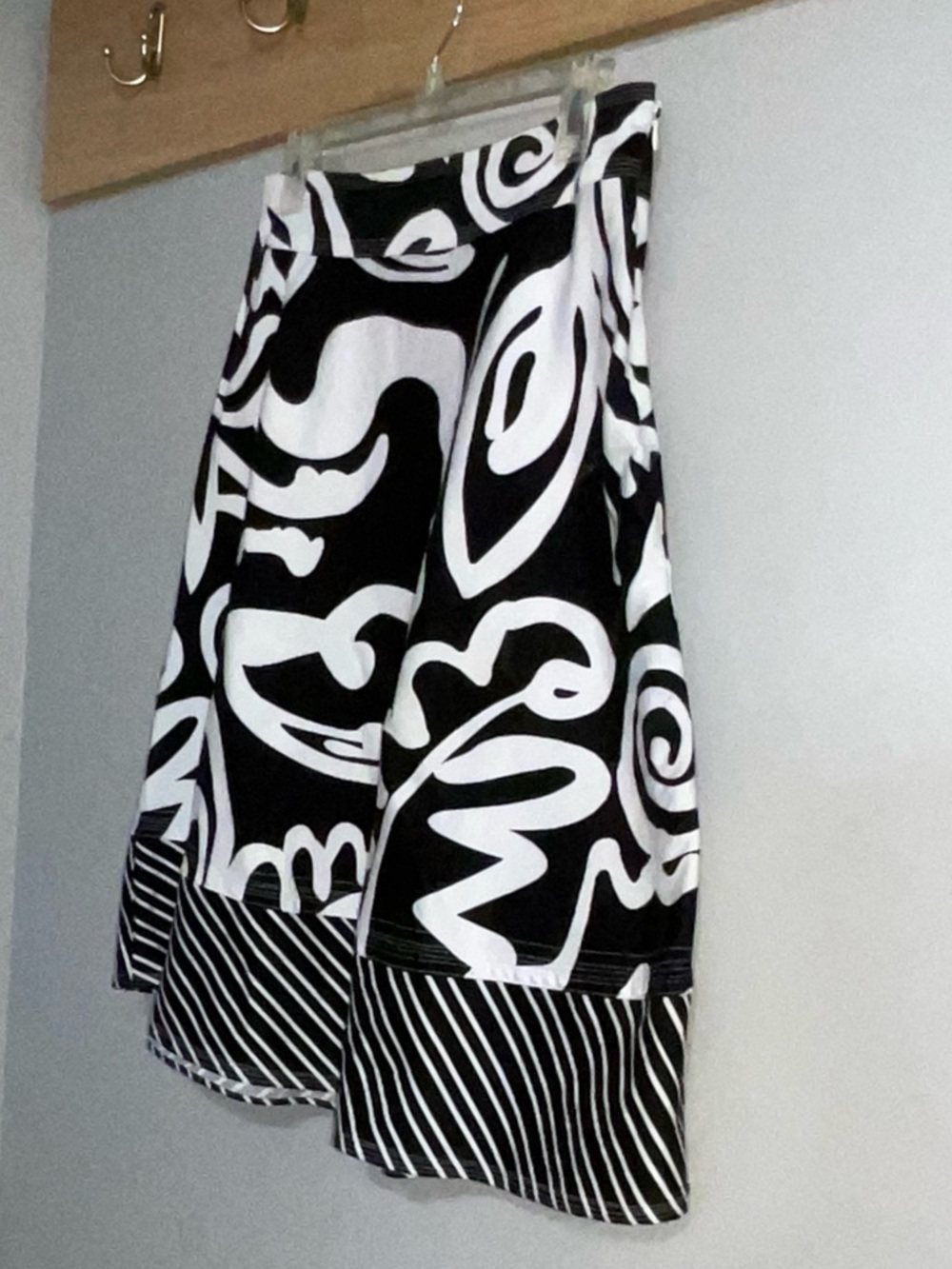 Allison Taylor Black and White Avant-Garde Graphic Circle Skirt size 8 - Picture 2 of 7